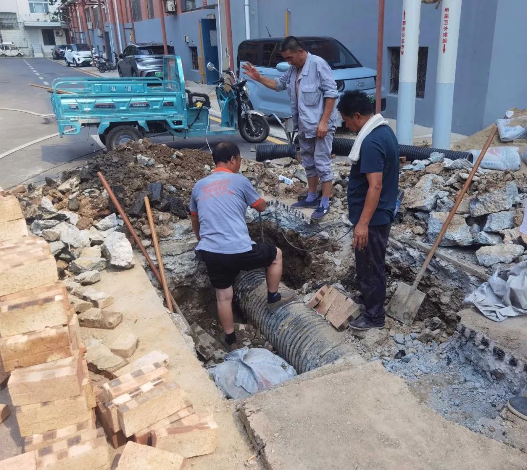 守护四颗心 奏响“幸福曲” ——安澜公司物业服务分公司工作侧记(图2) 守护四颗心 奏响“幸福曲” ——安澜公司物业服务分公司工作侧记(图2)