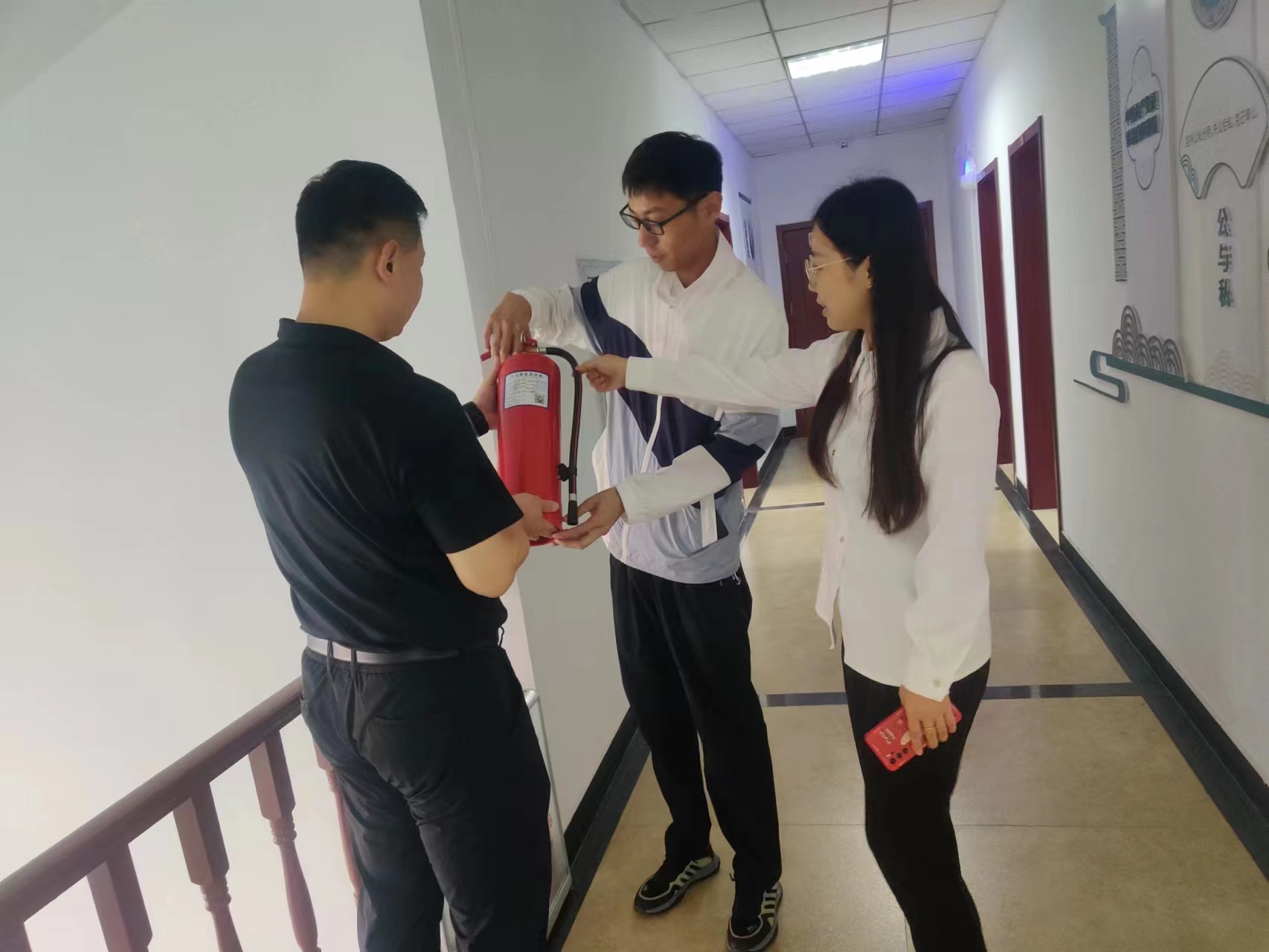 安澜公司扎实开展“双节”前安全检查(图1)